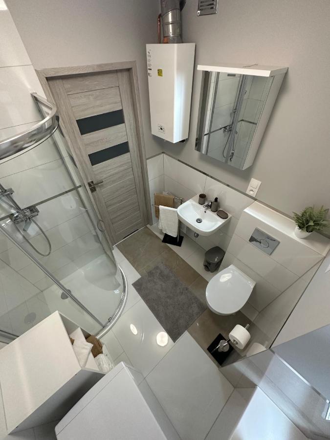 Apartament Przy Cieplickich Tezniach 옐레니아구라 외부 사진