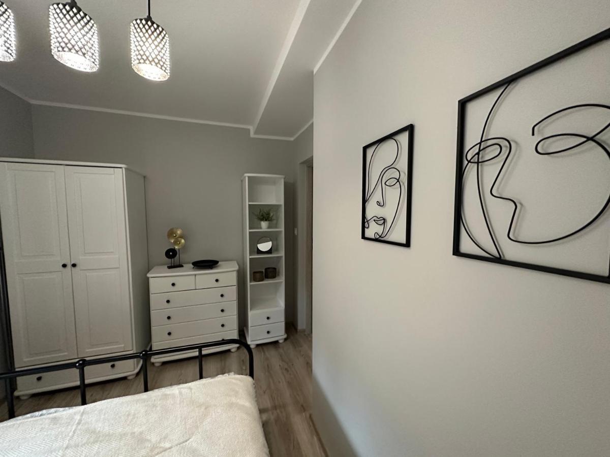 Apartament Przy Cieplickich Tezniach 옐레니아구라 외부 사진