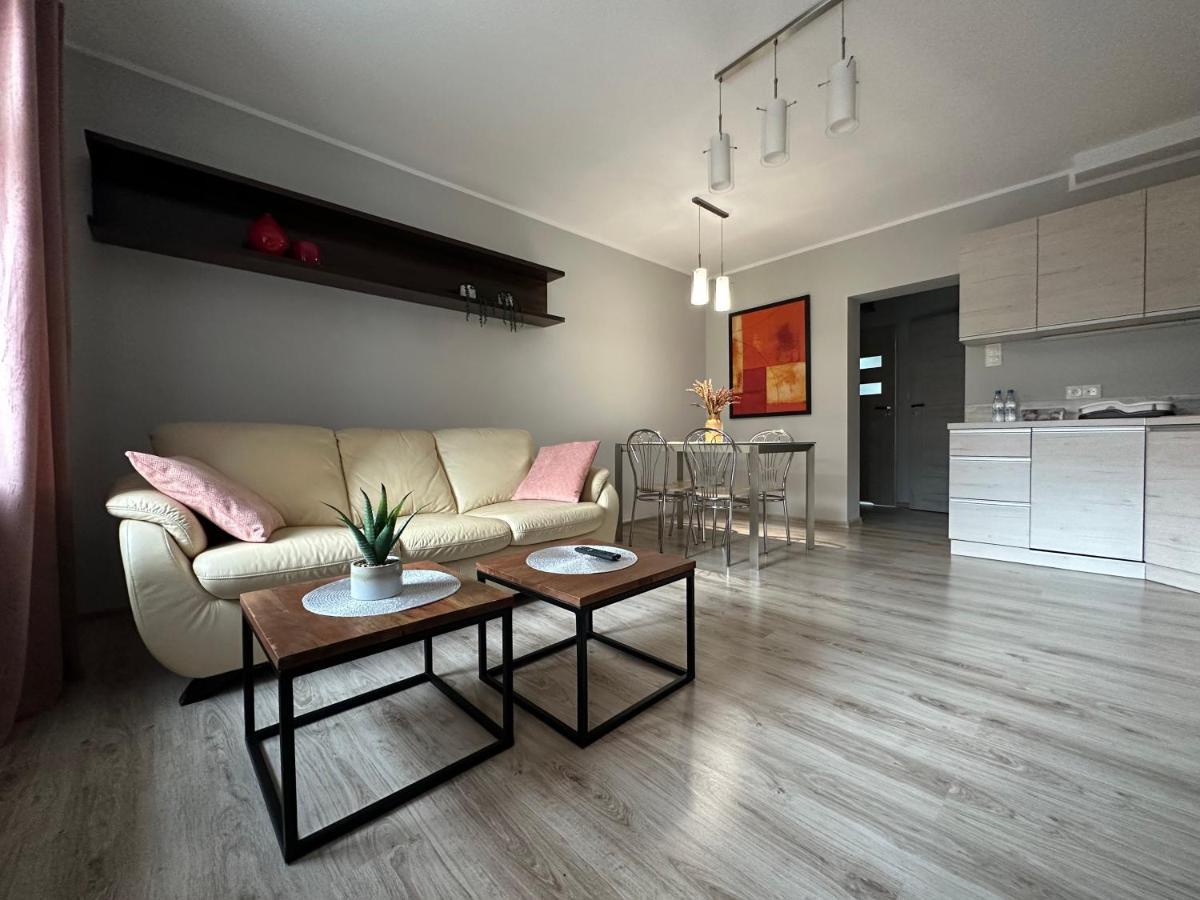 Apartament Przy Cieplickich Tezniach 옐레니아구라 외부 사진