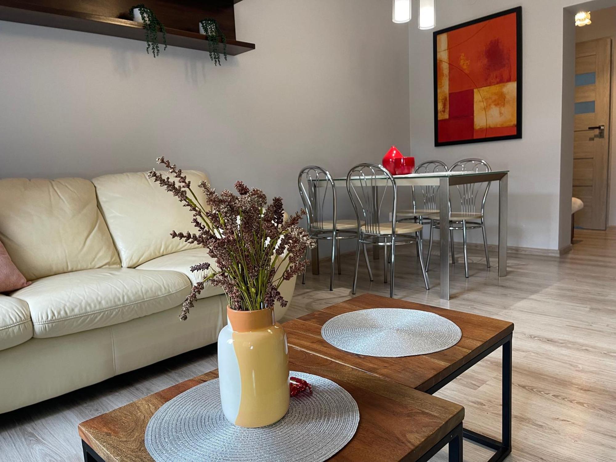 Apartament Przy Cieplickich Tezniach 옐레니아구라 외부 사진