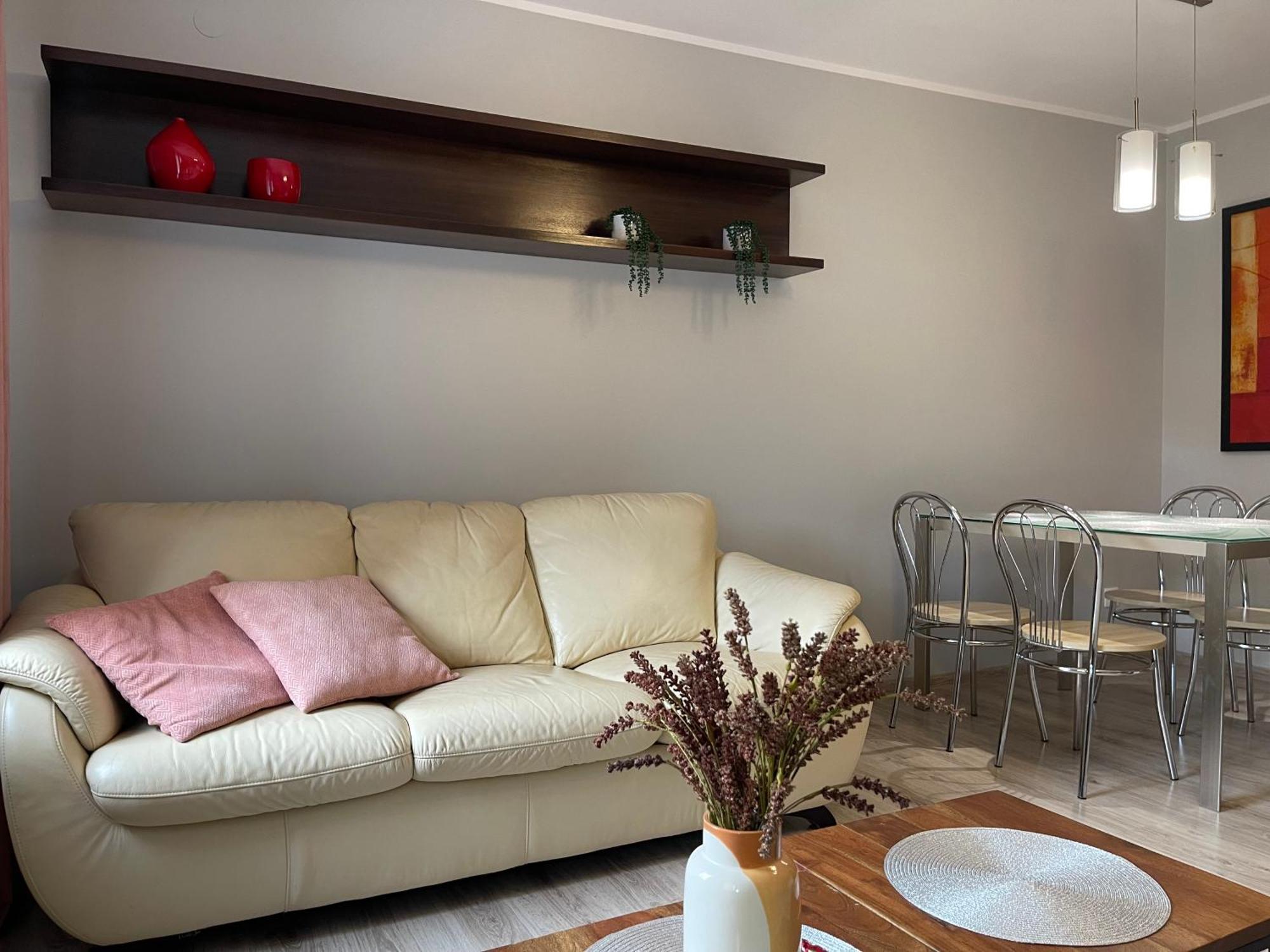 Apartament Przy Cieplickich Tezniach 옐레니아구라 외부 사진