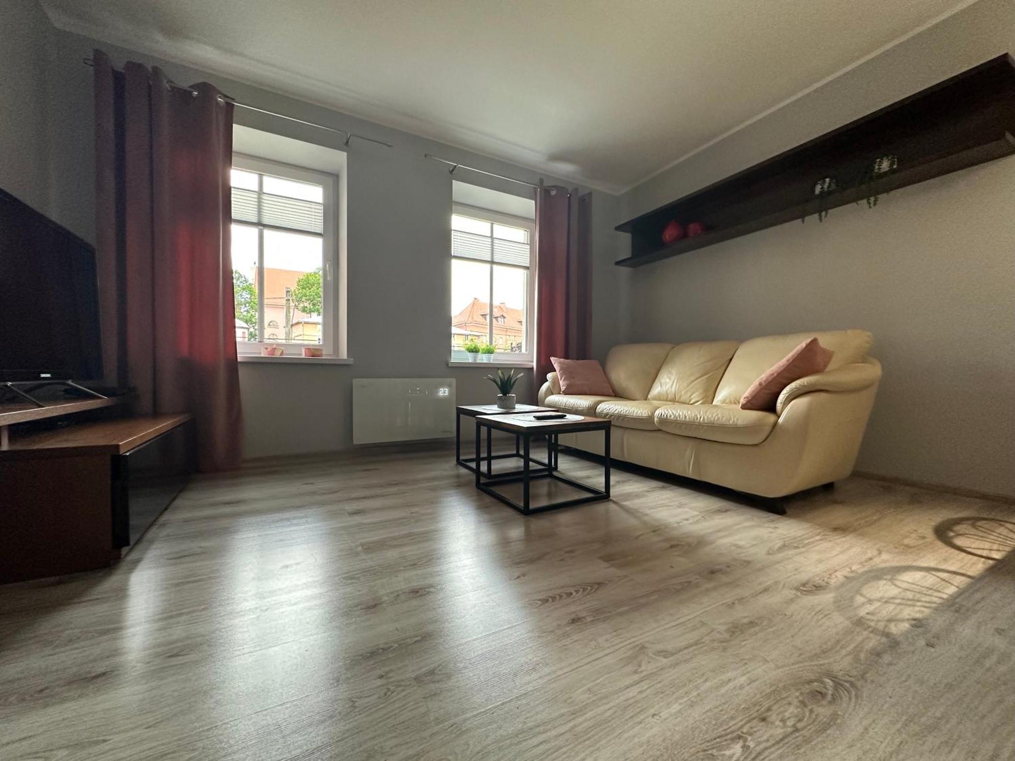 Apartament Przy Cieplickich Tezniach 옐레니아구라 외부 사진